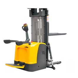 Apilador Eléctrico 2 TN 4,5 MTS Con Apoyo Horquilla 570x1150 mm Batería 24V/300AH