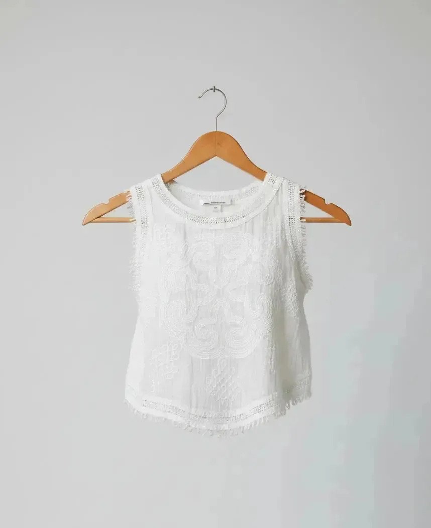 Musculosa Remera Con Bordado Volado Delicada Mujer Bordado - Image 2