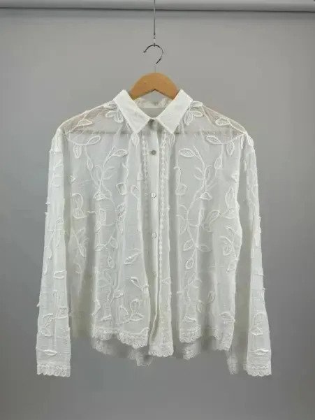Camisa Blusa Bordada Con Apliques Broderie Premium Delicada - Image 2