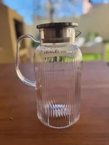 Jarra De Acrilico 1.5l Con 4 Vasos Frio Calor Irrompible - Image 2