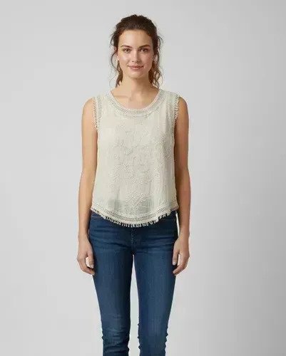 Remera Musculosa Con Bordado Volado Delicada Mujer - Image 3