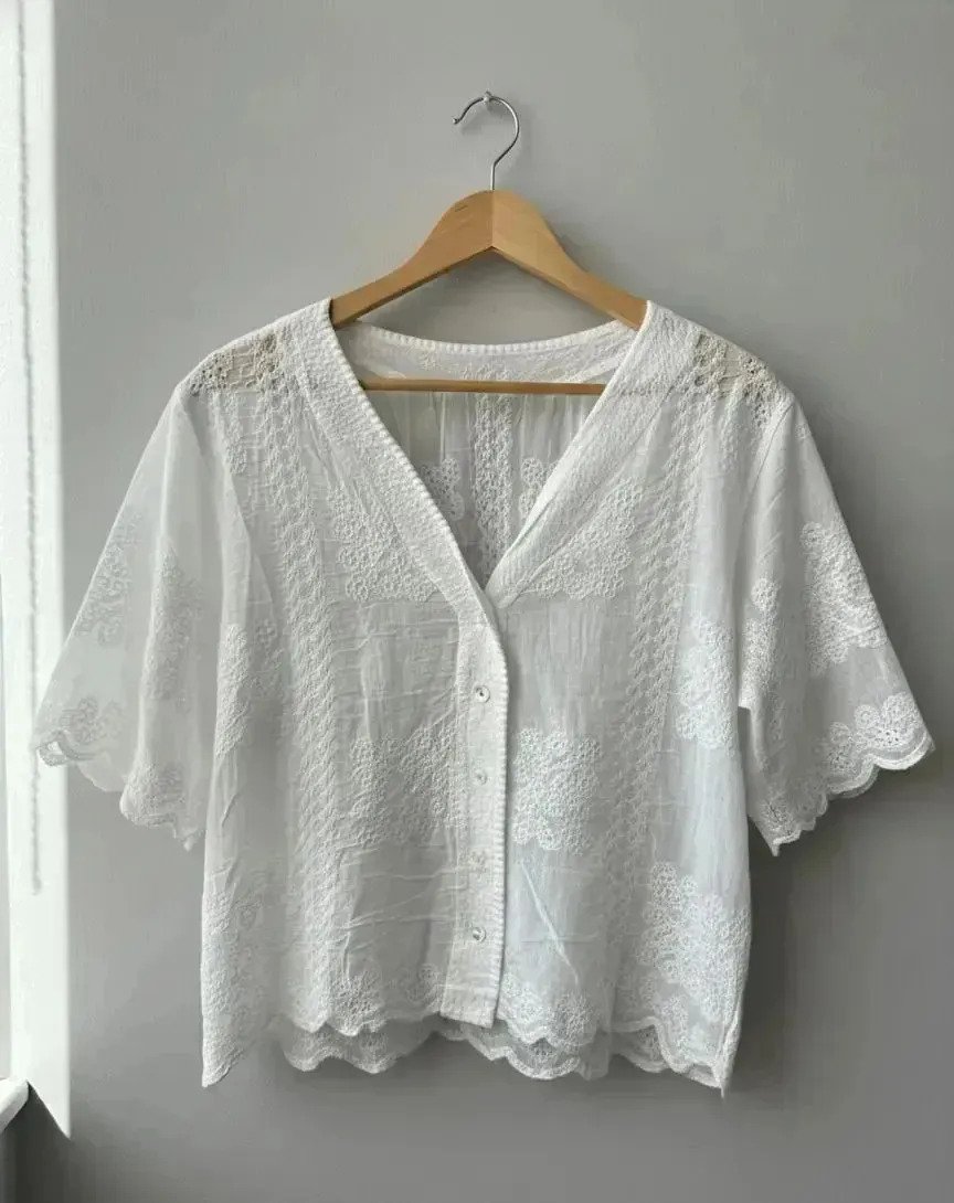 Camisa Blusa Bordada Con Diseño Premium De Mujer Delicada - Image 2